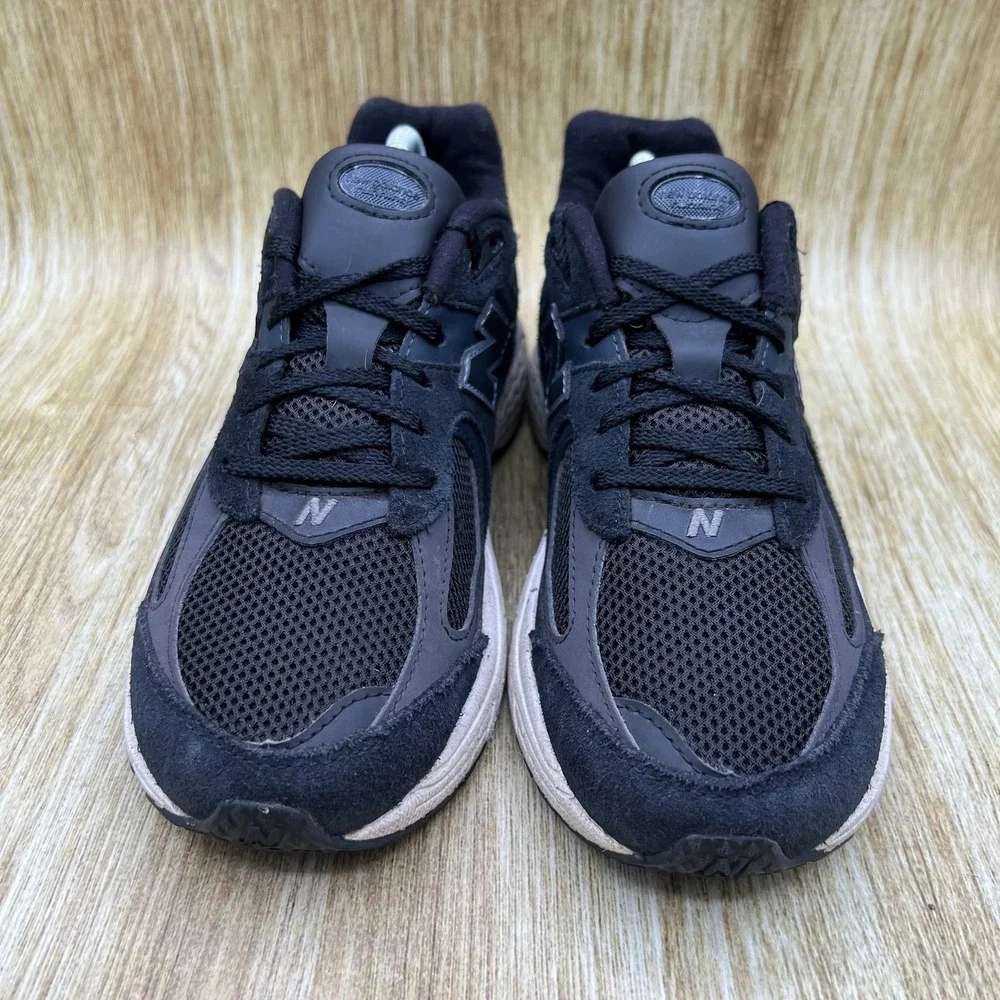 New Balance 2002R Womens Size 6.5 Sneakers Black Athletic Running Shoes GC2002BK